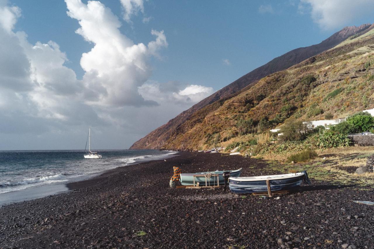 Stromboli Suite Apartment With Terrace Volcano & Sea View Eksteriør billede