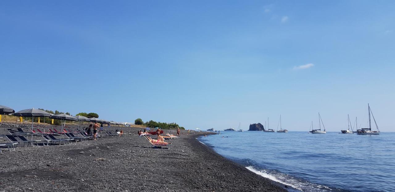 Stromboli Suite Apartment With Terrace Volcano & Sea View Eksteriør billede